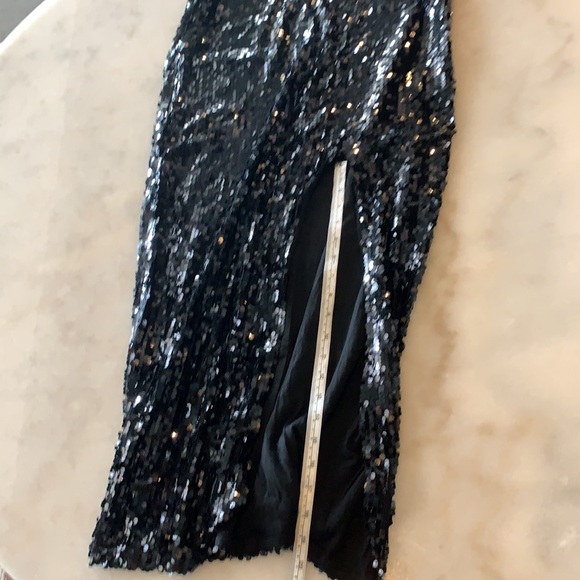 Full black sequin midi skirt with thigh slit - Picture 3 of 5